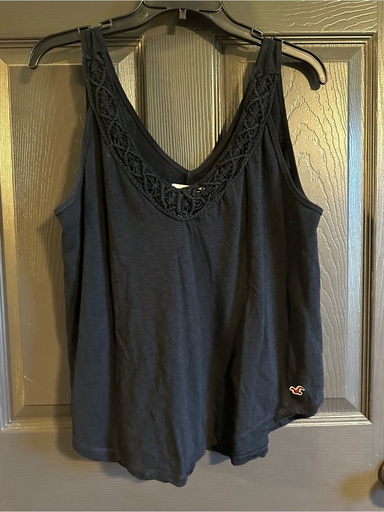 Hollister Tops - Y2K Hollister Women's Black Crochet-Trim V-Neck Tank
